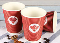 China Mitnehmer-freundliche Kaffeetassen Eco, rote Wegwerfheißgetränk-Schalen Firma