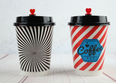 Schöne doppel-wandige kundenspezifische Drucksache-Schalen isolierten Papierschalen mit Kaffee-Deckeln